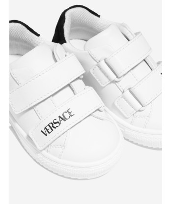 Versace Kids Leather Velcro Trainers in White chez Cornerstreet bien 