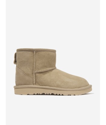 UGG Kids Classic Mini II Boots in Beige brillant des détails fins