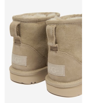 UGG Kids Classic Mini II Boots in Beige brillant des détails fins